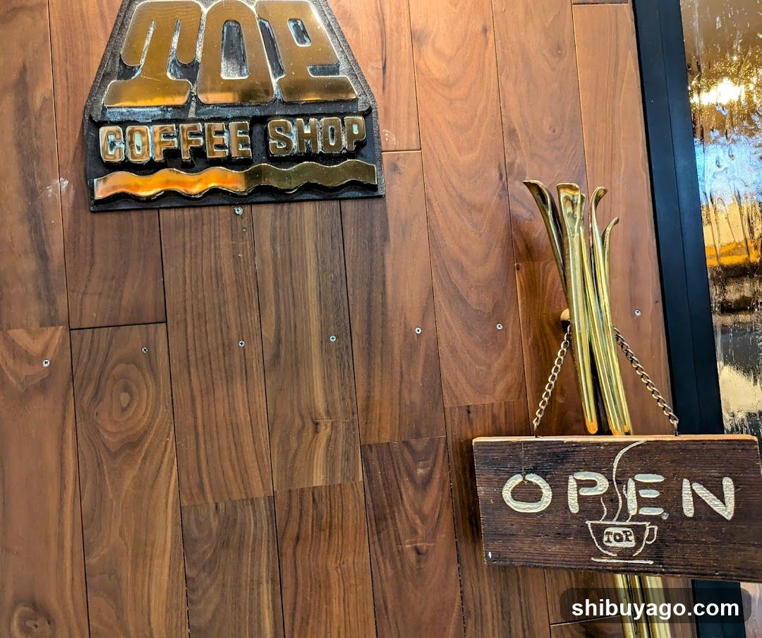 Coffee Shop Top