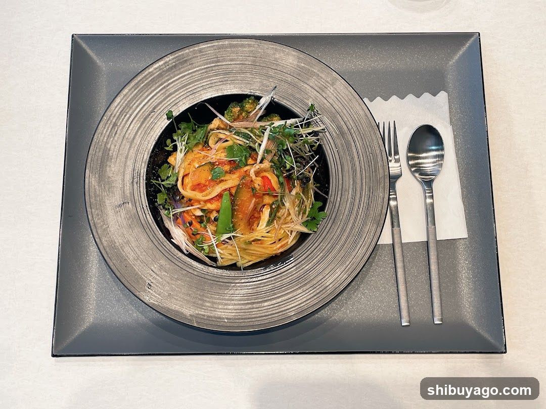 Stir-fried Noodles with Vegetables and Sprouts
