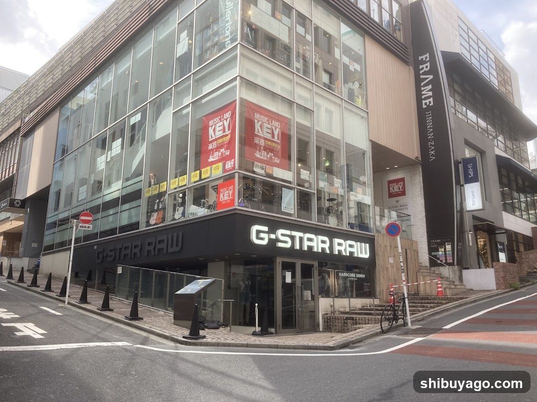 G-STAR RAW Storefront