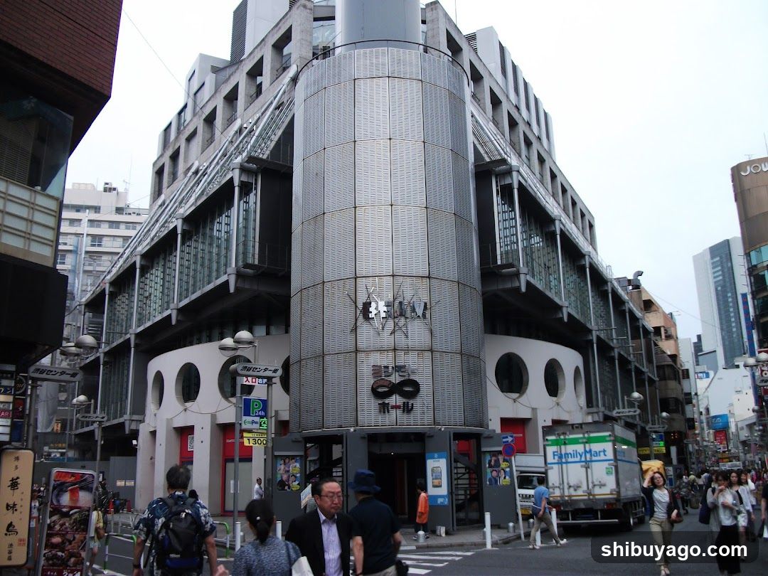 Urban Street Scene with Modern Building