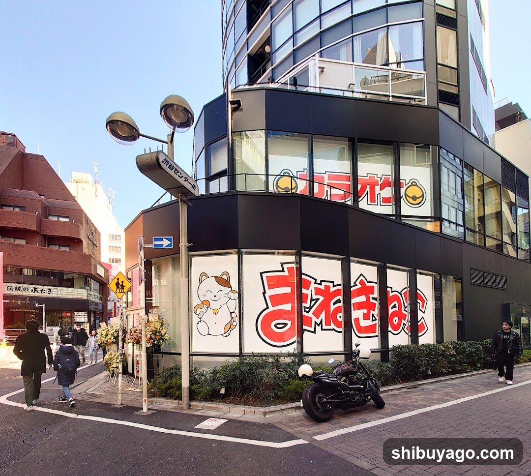 Maneki-neko storefront