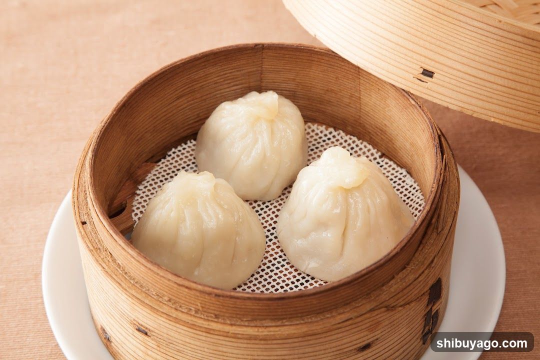 Steamed Dumplings in Bamboo Basket