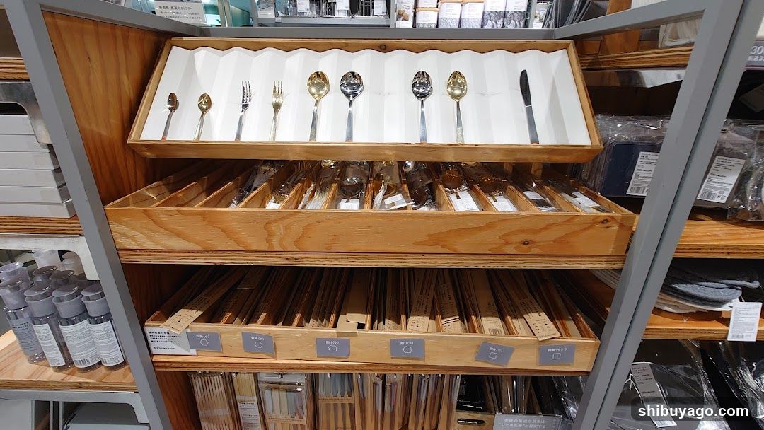 Cutlery Display Shelf