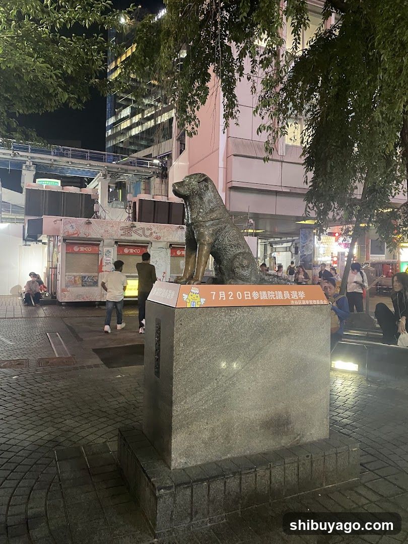 Night scene with statue and food trucks