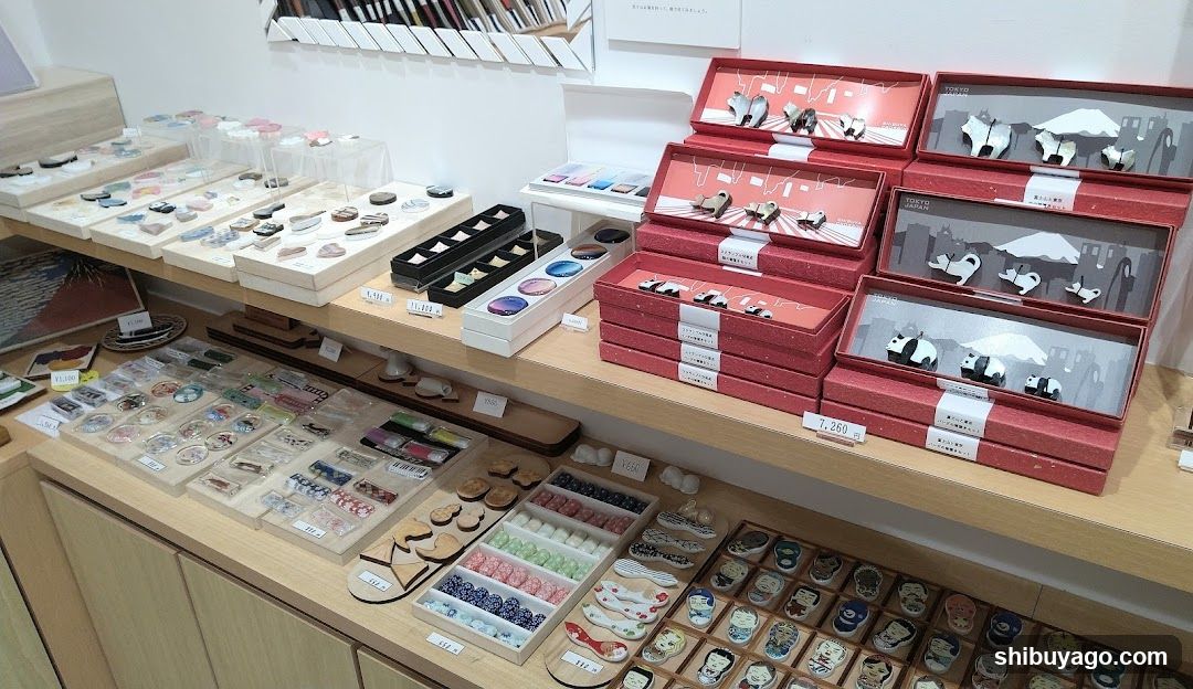 Jewelry and Accessories Display