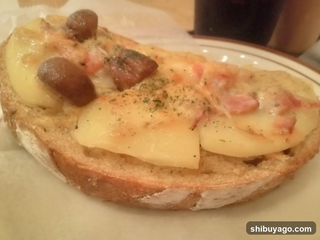 Toast with Mushrooms and Cheese
