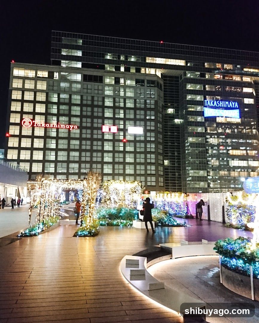 Takashimaya Building Exterior at Night