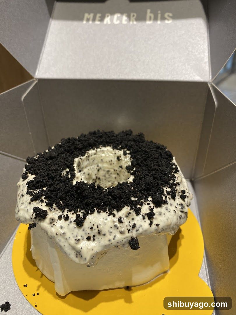 Oreo Cream Donut Cake