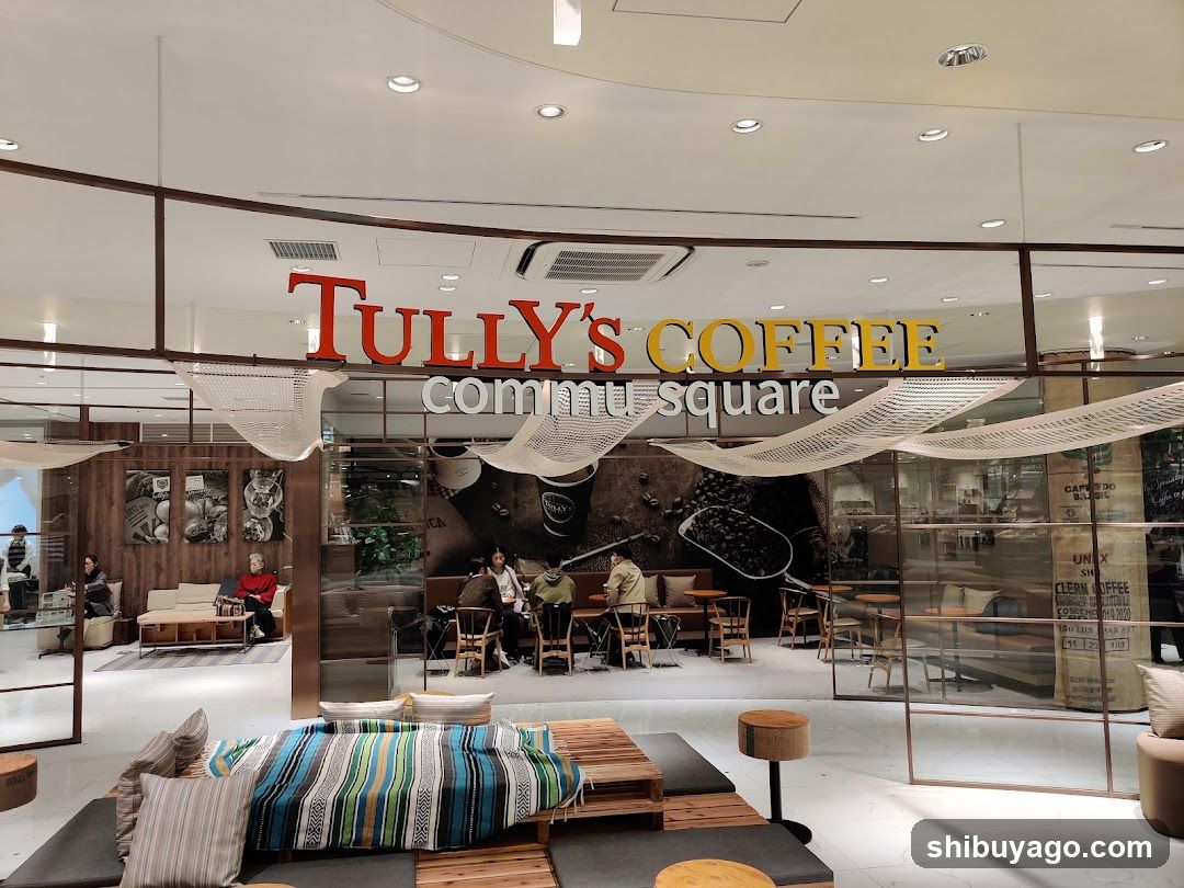 Tully's Coffee Commune Square Interior View
