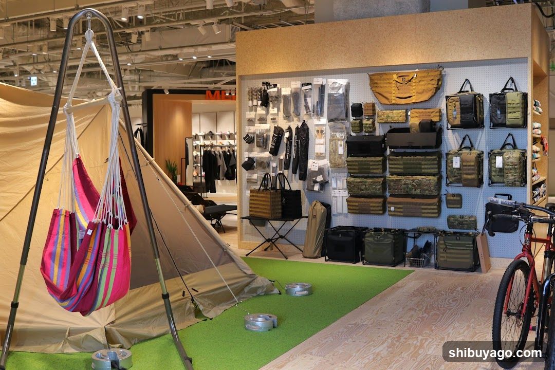A&F COUNTRY