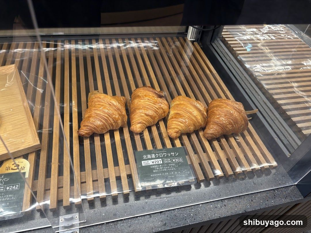 Croissant Display Case