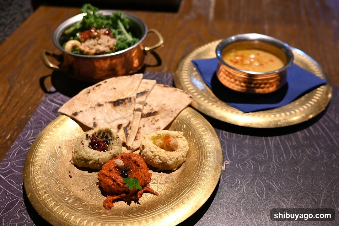 Mediterranean Platter with Hummus and Flatbreads