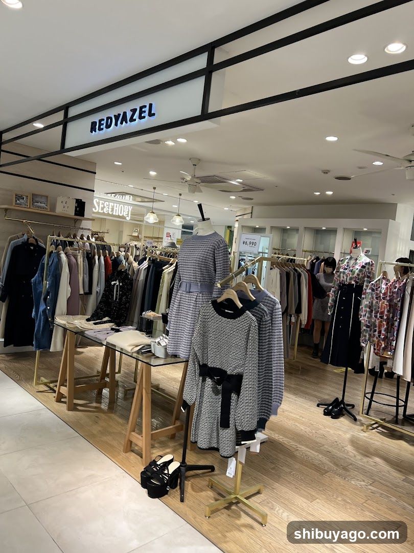 REDYAZEL Clothing Store Interior