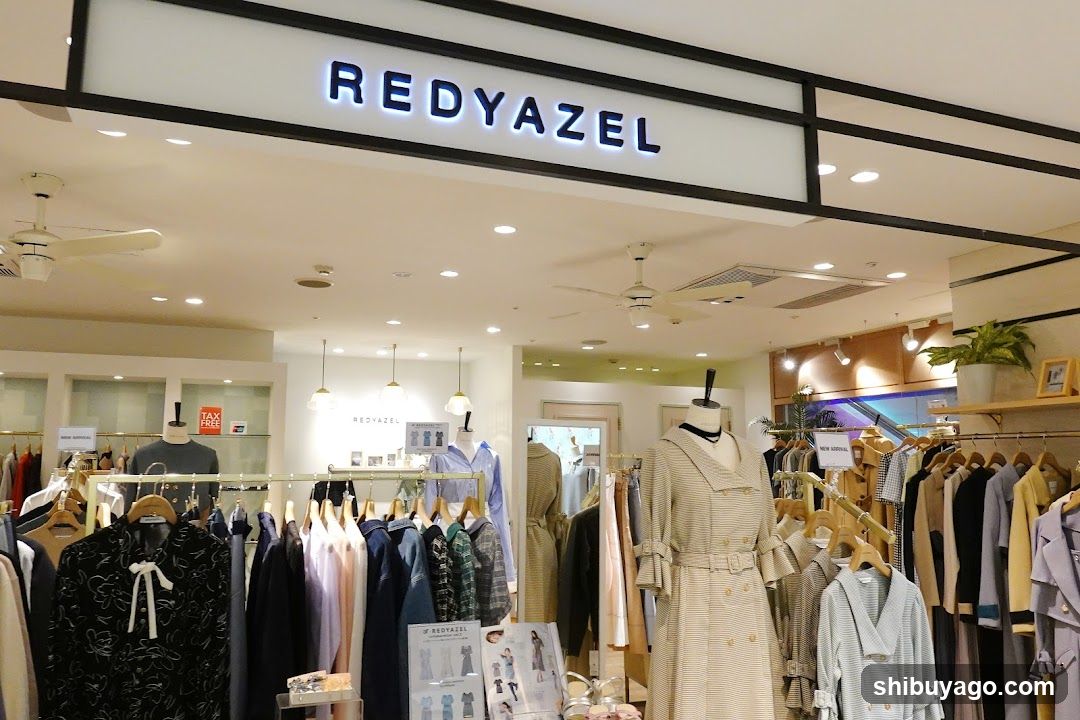 REDYAZEL Store Interior