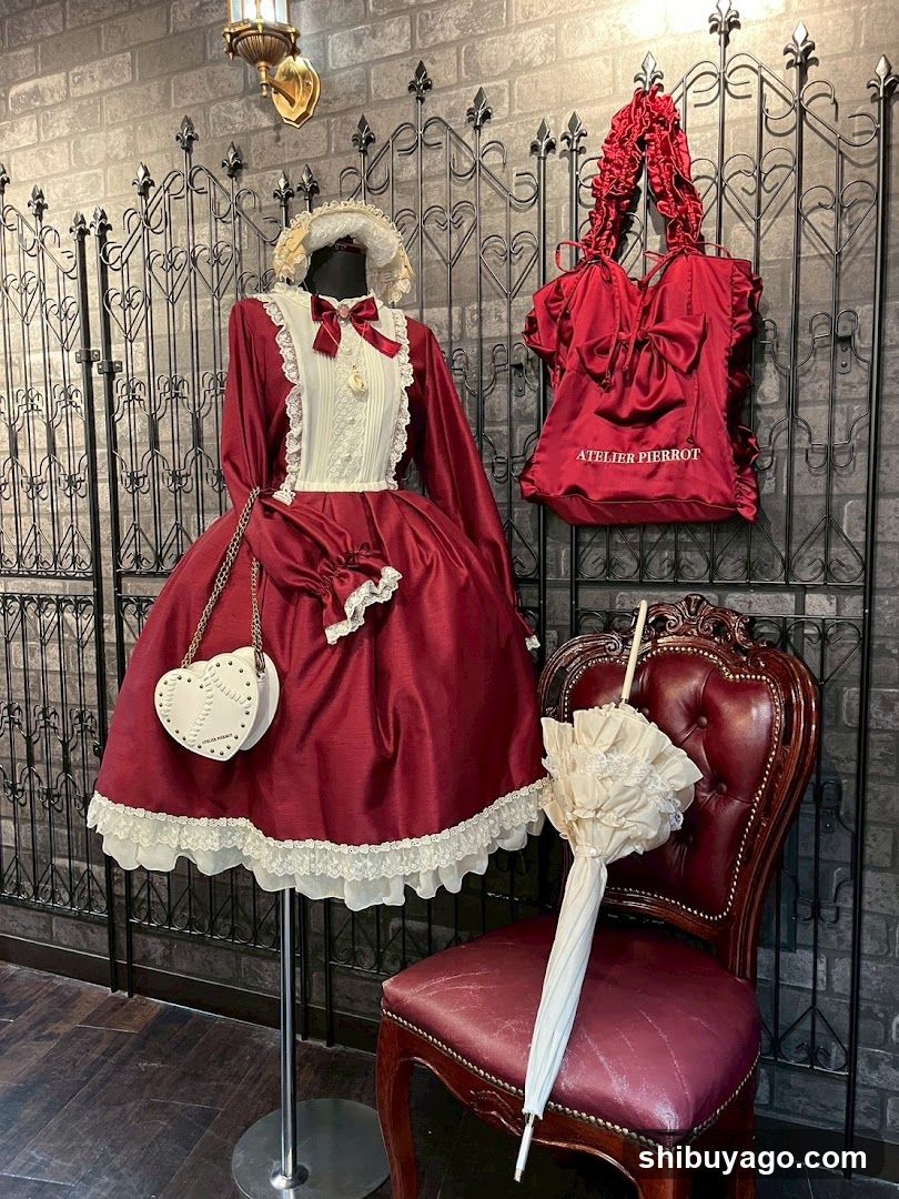 Lolita Fashion Display