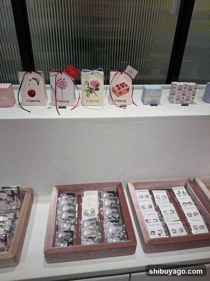 Liquem Jewelry Display