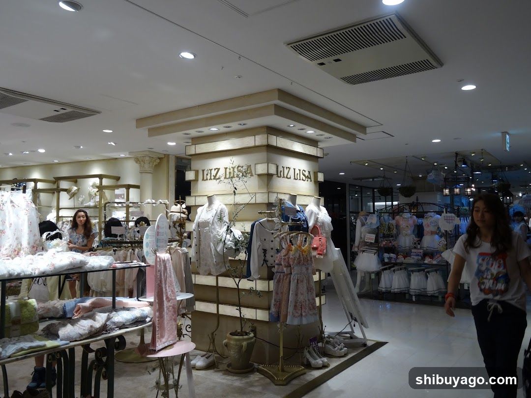 Liz Lisa Store Interior
