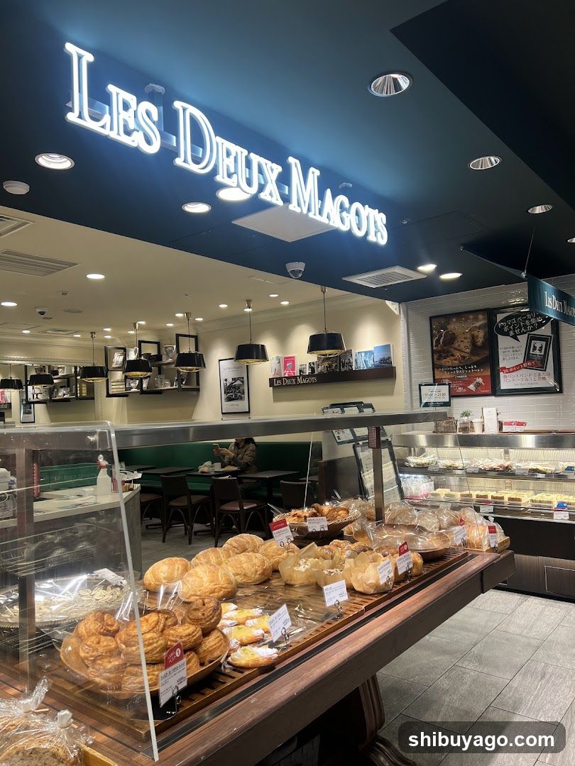 Les Deux Magots Interior Display