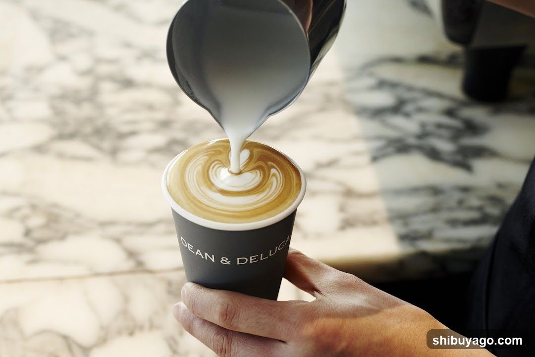Latte Art Pouring