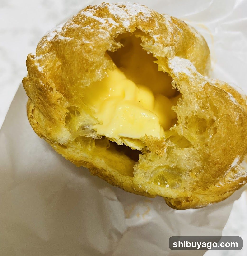 Baked Pastry with Cream Filling