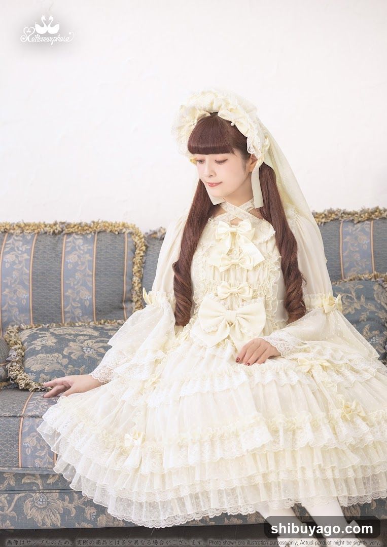 Lolita Fashion Model