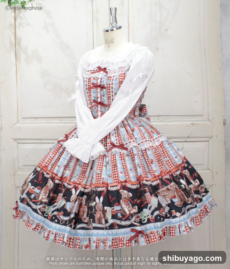 Lolita-style dress on mannequin