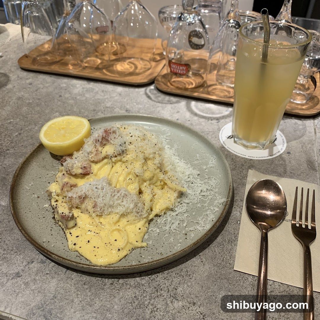 Egg Benedict with Lemon and Drink