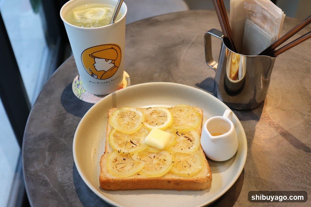 Lemon Toast with Butter and Drink