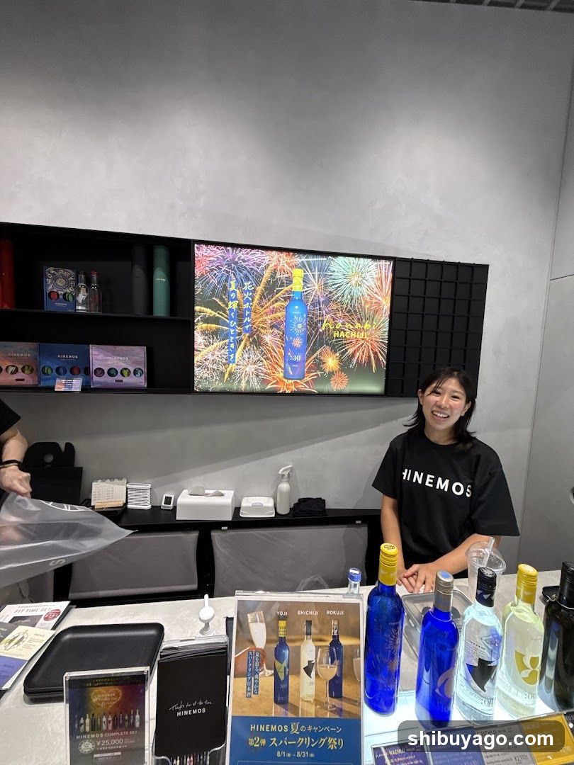 Hinomos Store Interior Display