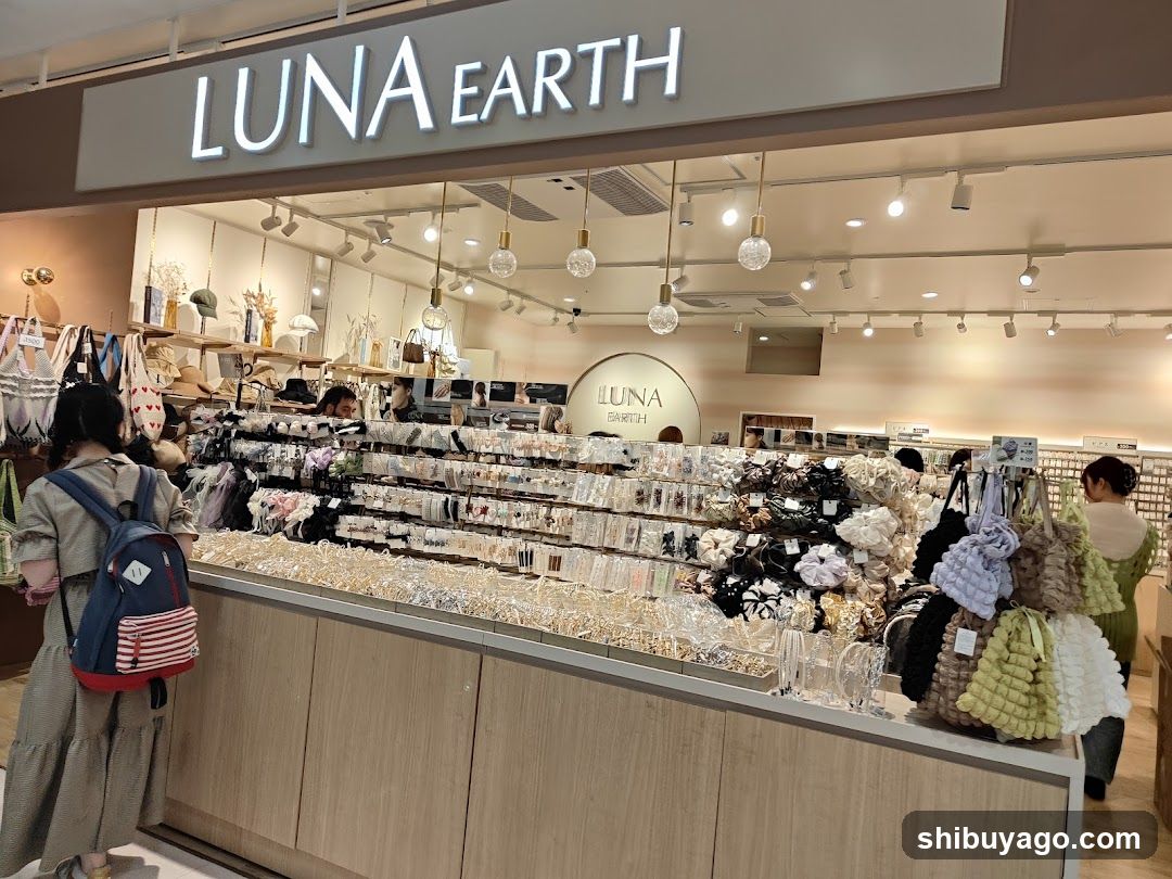 LUNA EARTH Store Interior