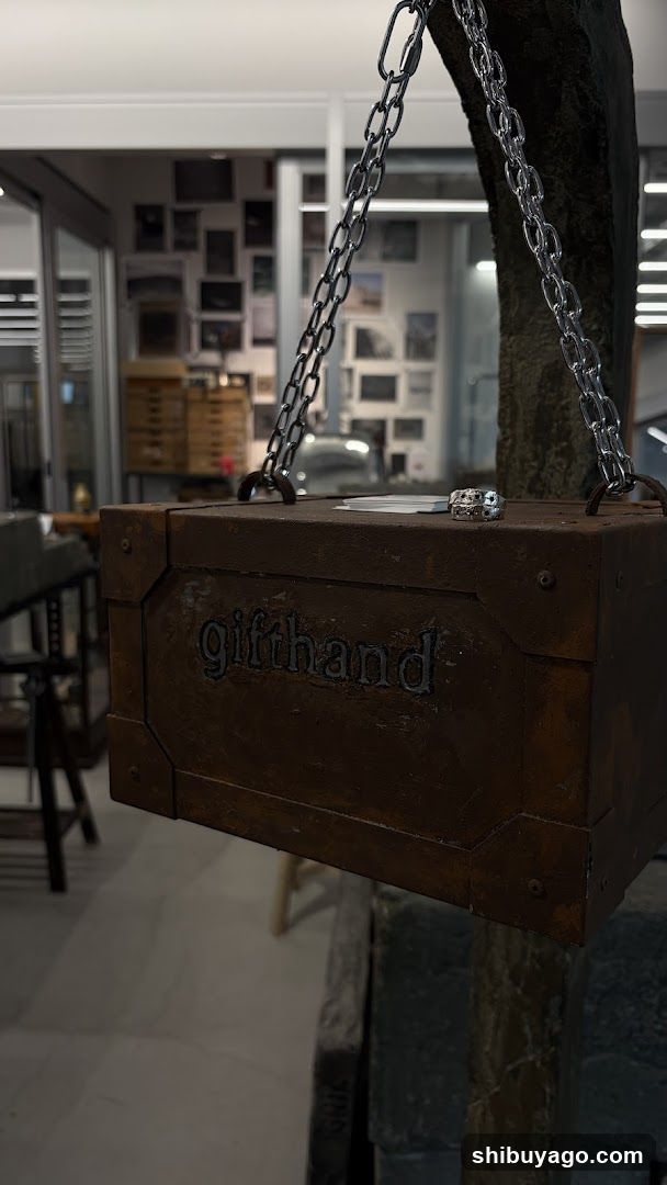 Gift Hand Crate Display