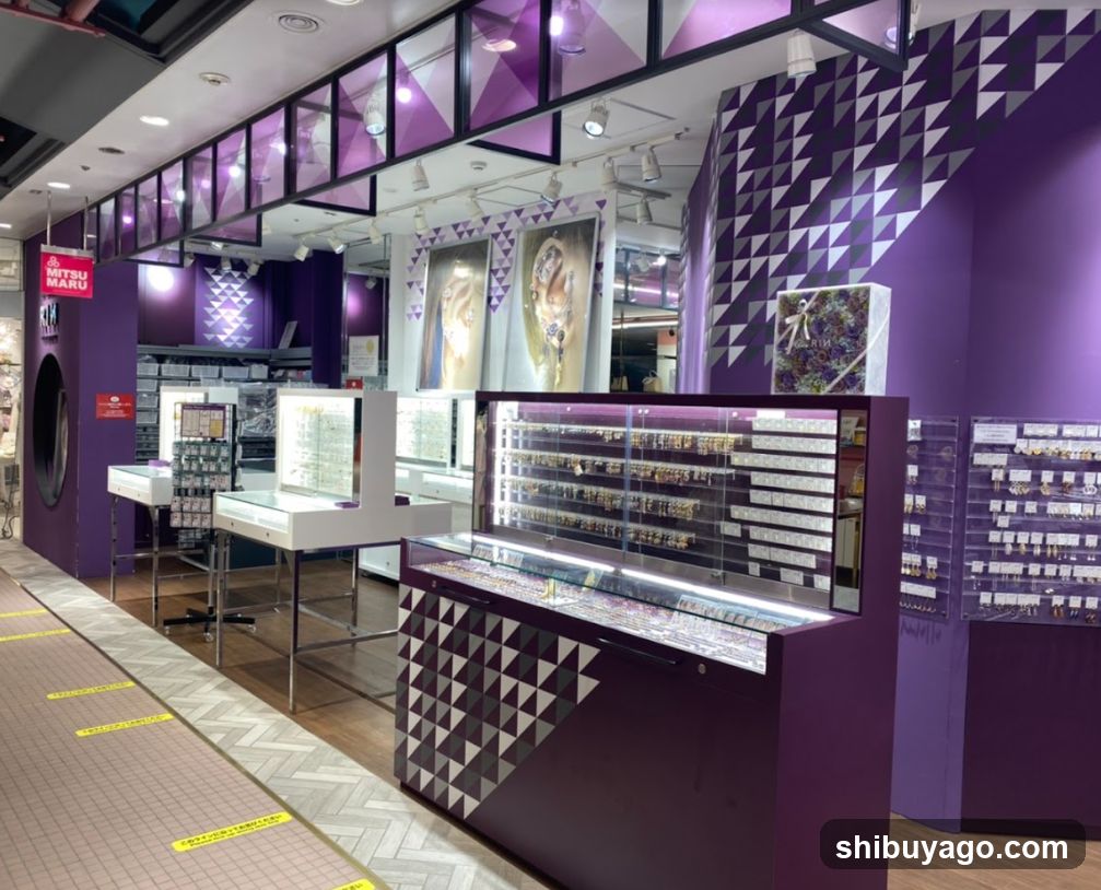 Jewelry Store Interior Display