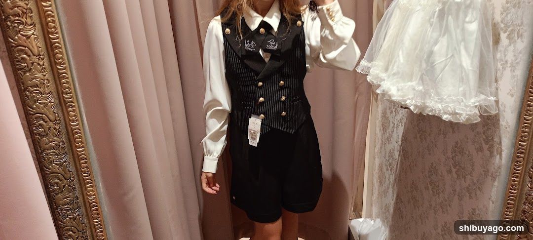 Fashion Outfit Try-On