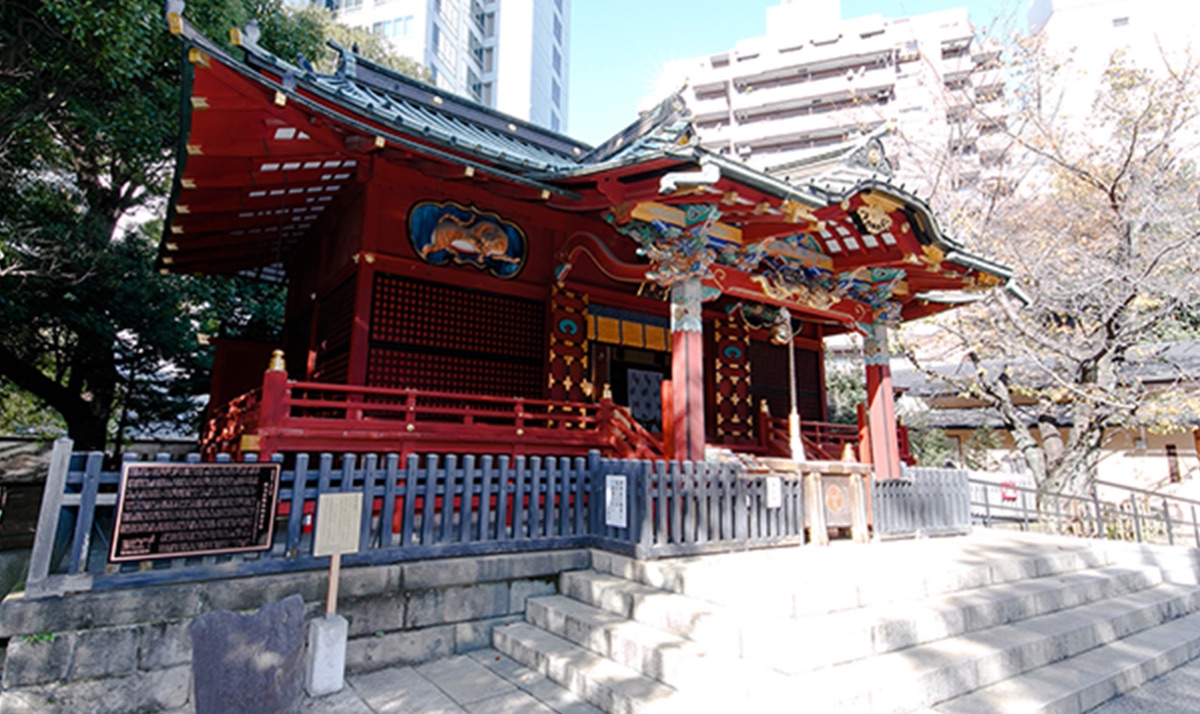 Honden of Konno Hachimangu in Shibuya, early Edo hall